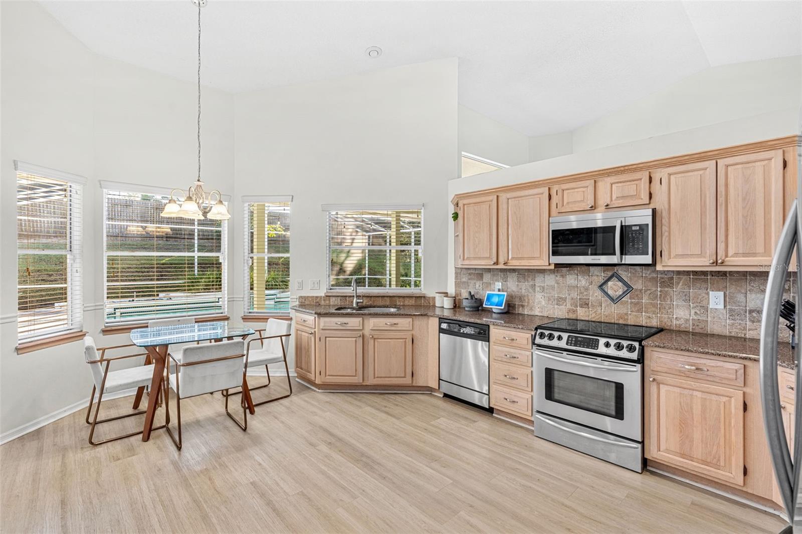 Image 12 of 34 For 8449 Island Palm Circle