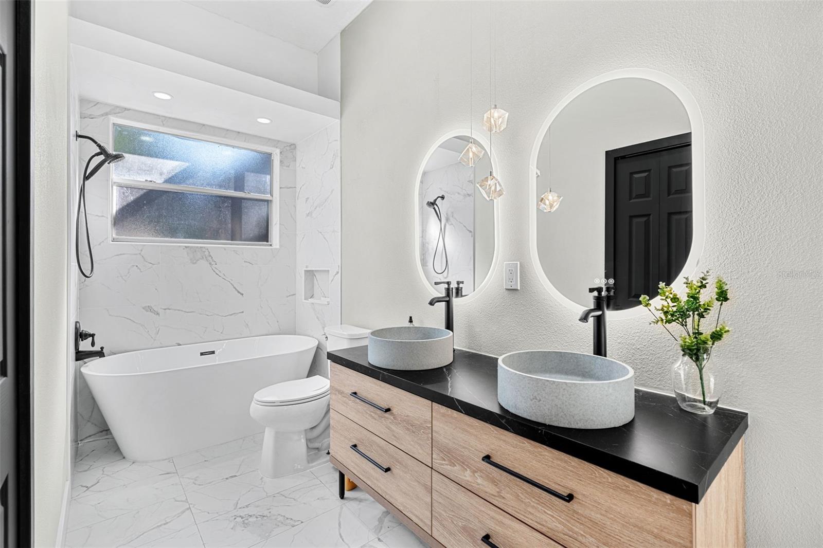 Image 18 of 34 For 8449 Island Palm Circle