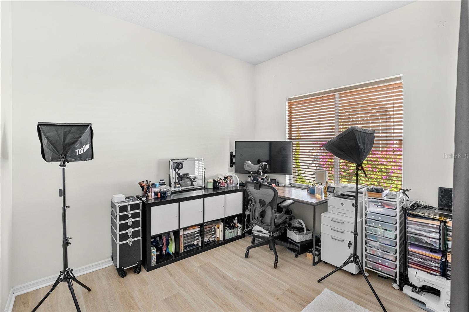 Image 21 of 34 For 8449 Island Palm Circle