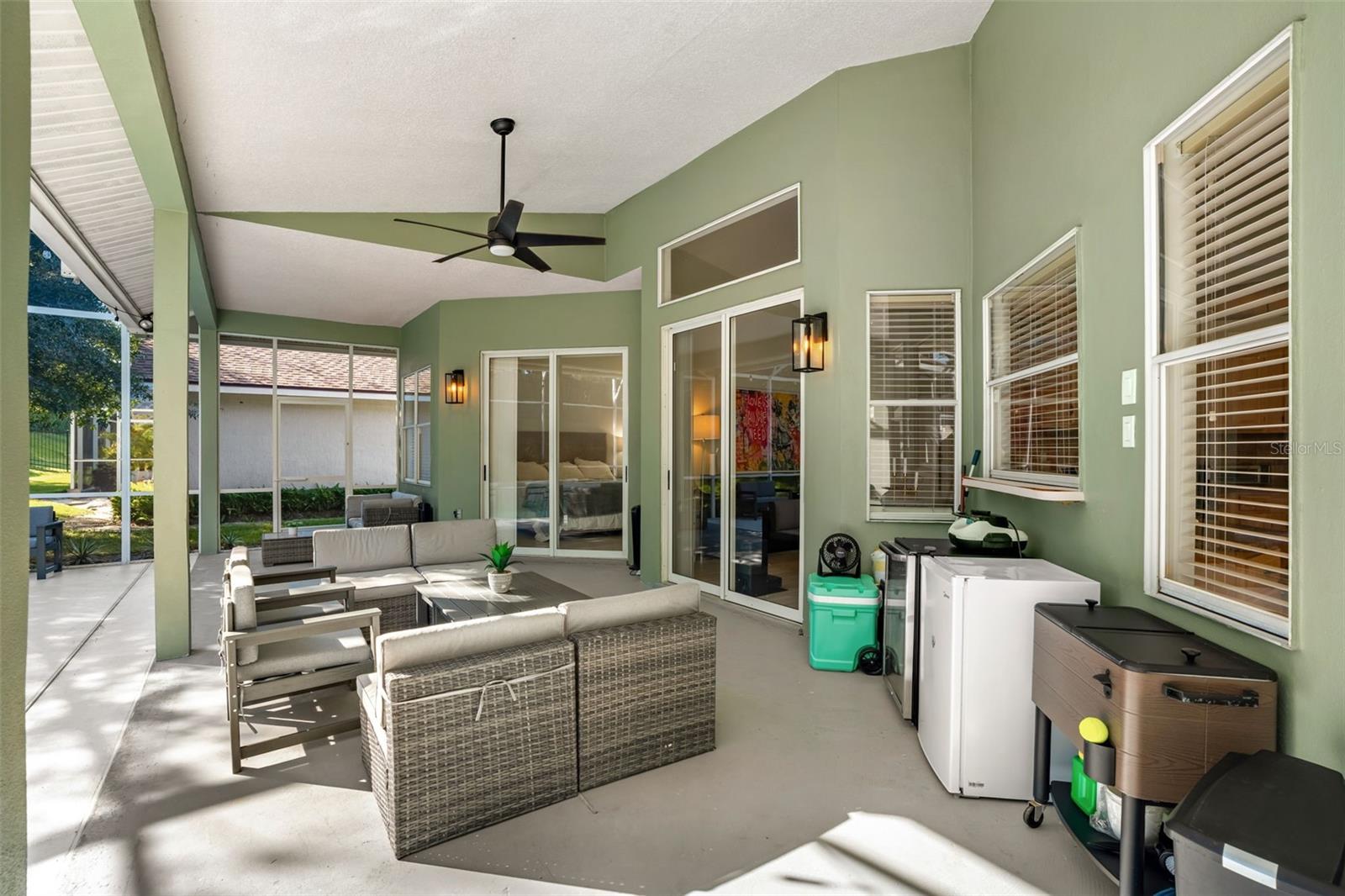 Image 26 of 34 For 8449 Island Palm Circle