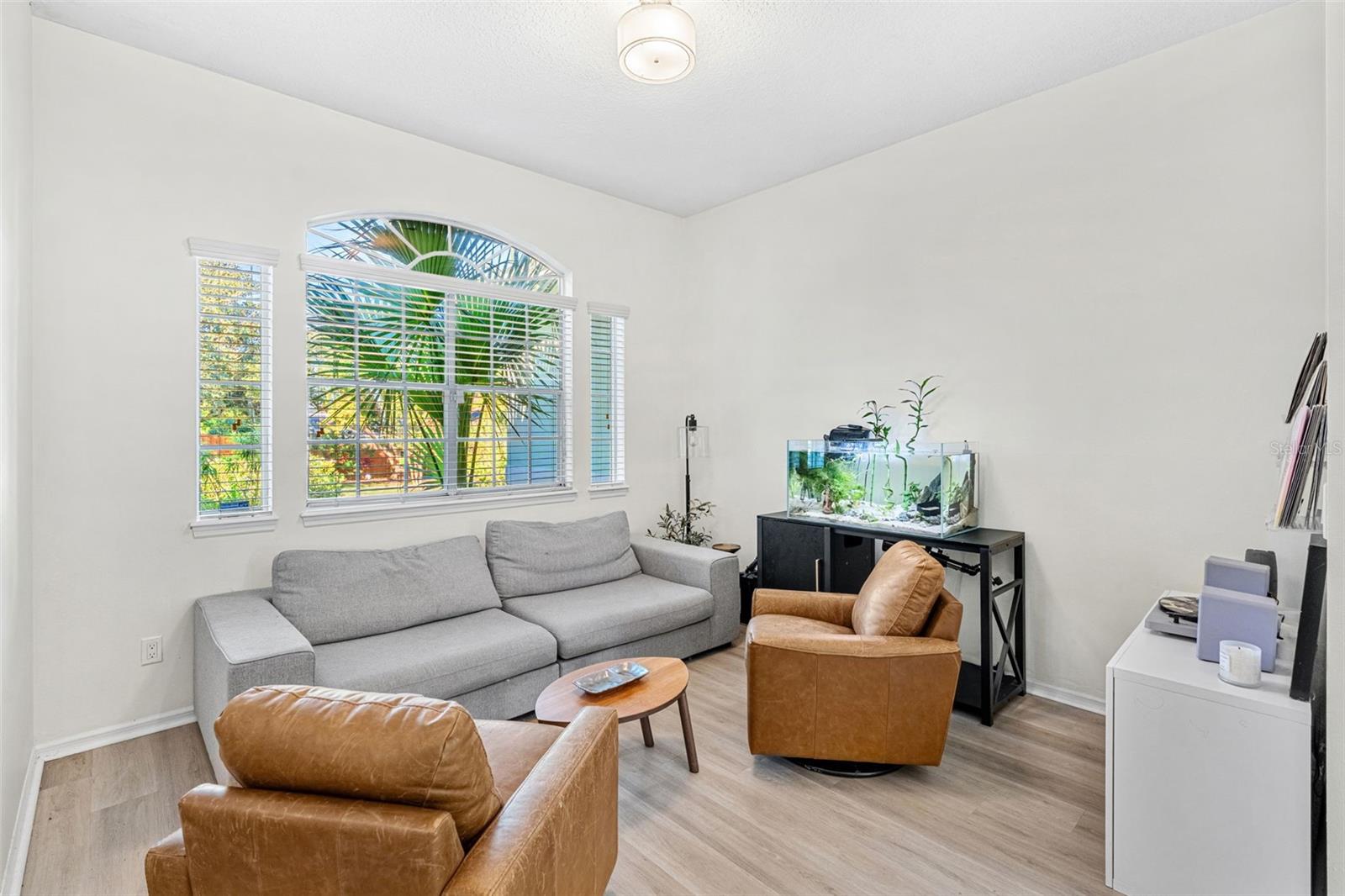 Image 7 of 34 For 8449 Island Palm Circle