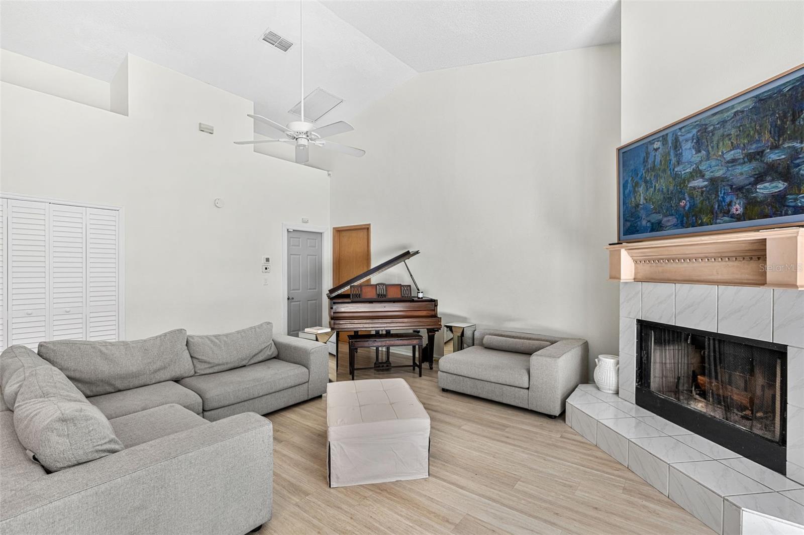 Image 9 of 34 For 8449 Island Palm Circle