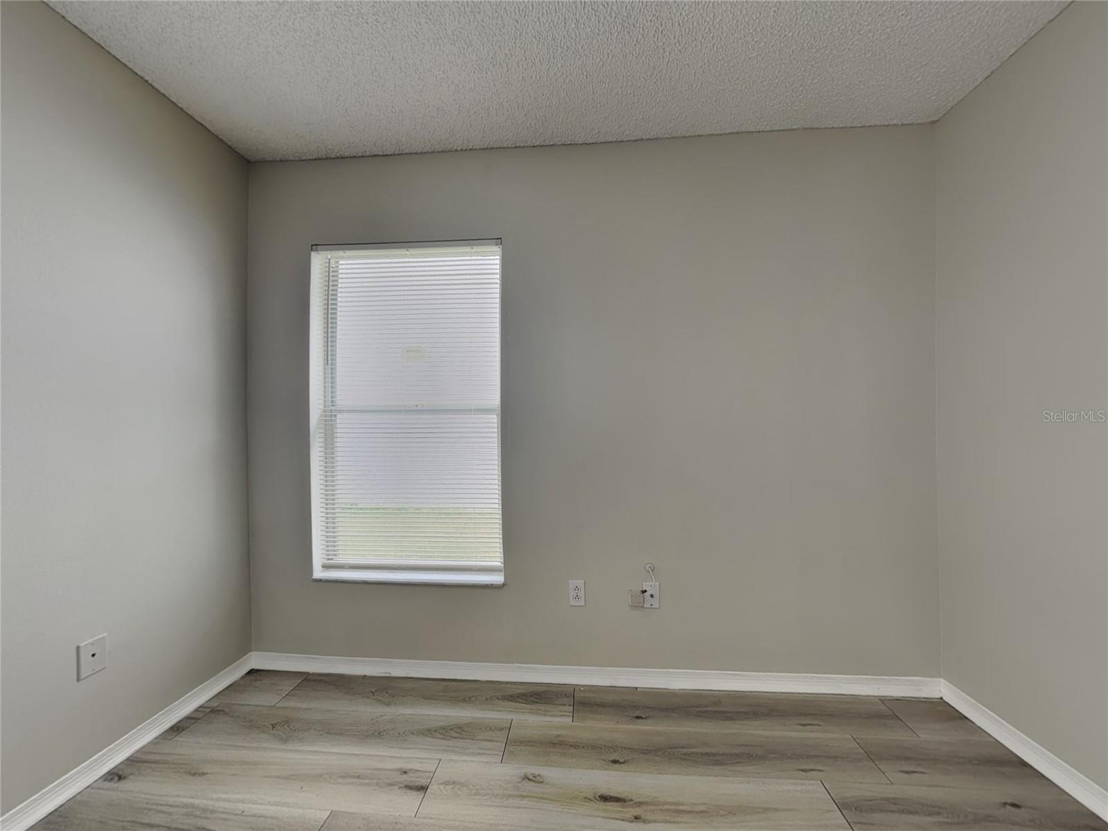 Image 10 of 15 For 8904 Bridgeford Oaks Drive