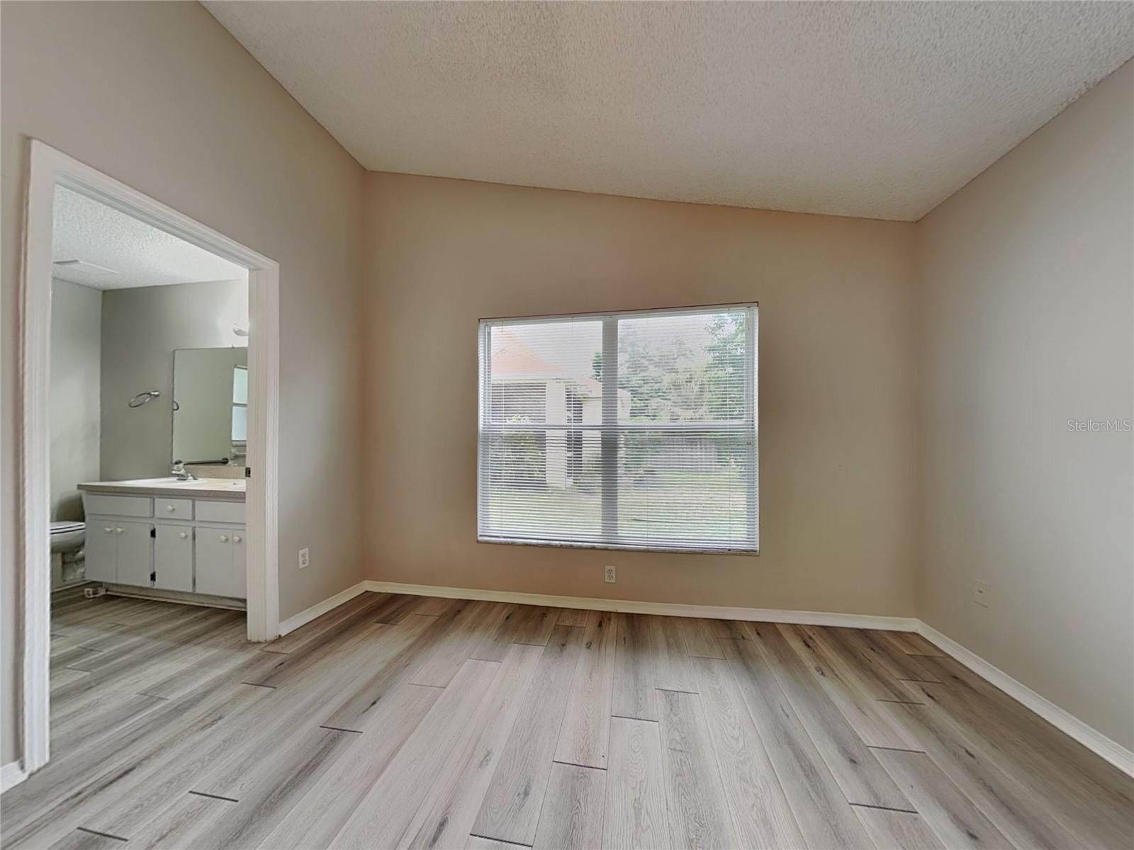 Image 14 of 15 For 8904 Bridgeford Oaks Drive