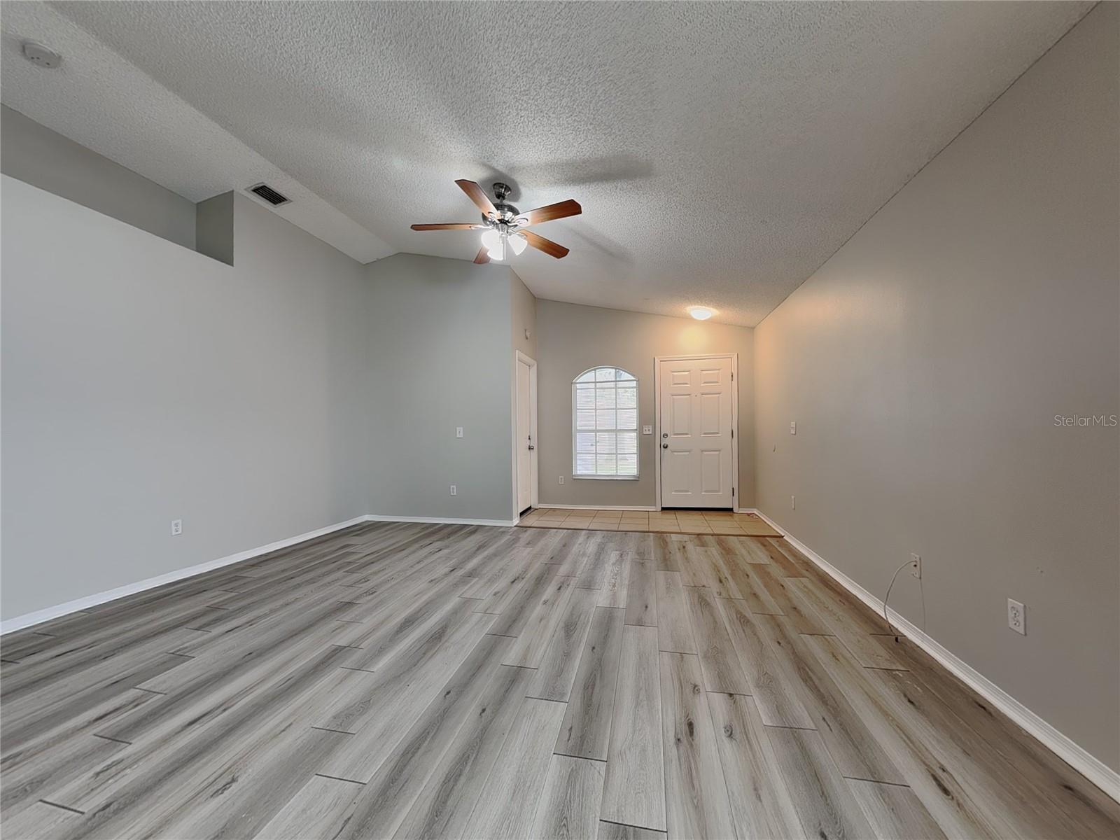 Image 5 of 15 For 8904 Bridgeford Oaks Drive