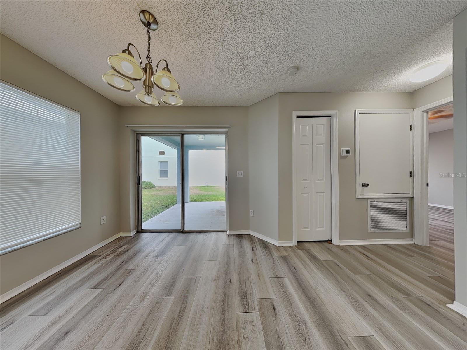 Image 6 of 15 For 8904 Bridgeford Oaks Drive