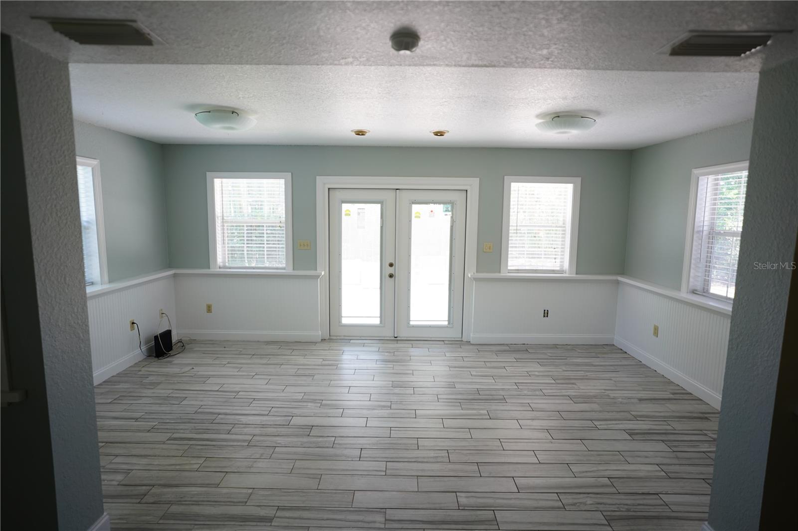 Image 12 of 25 For 2514 Illinois Street