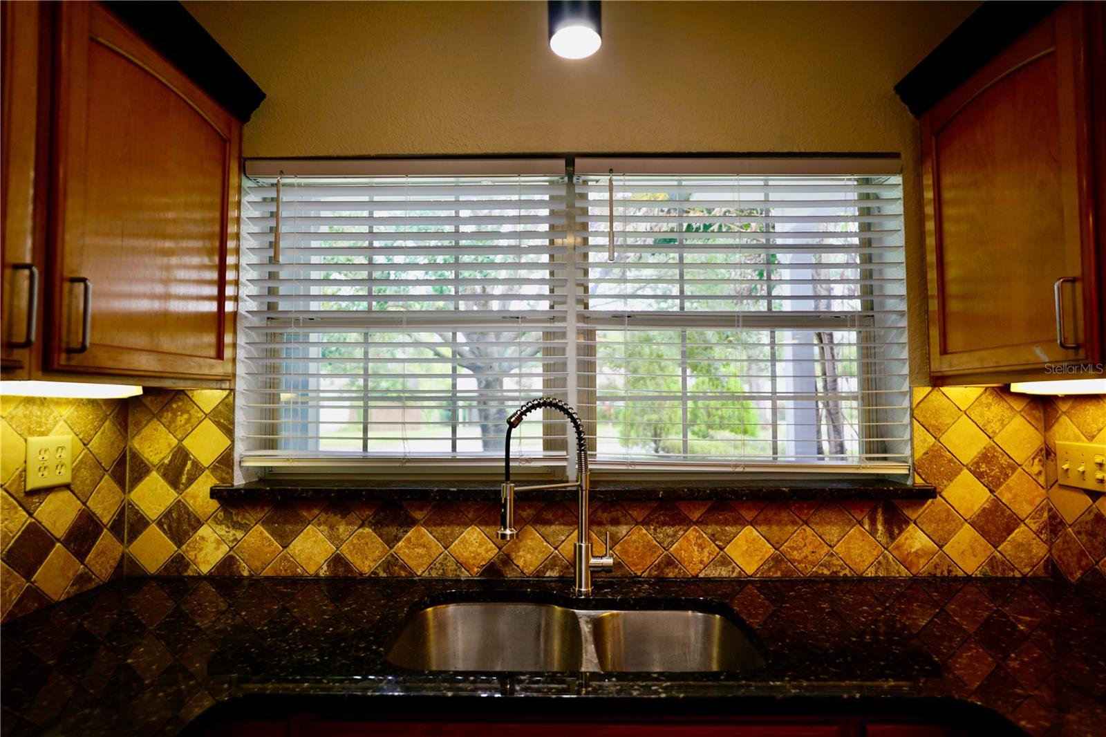 Image 9 of 25 For 2514 Illinois Street