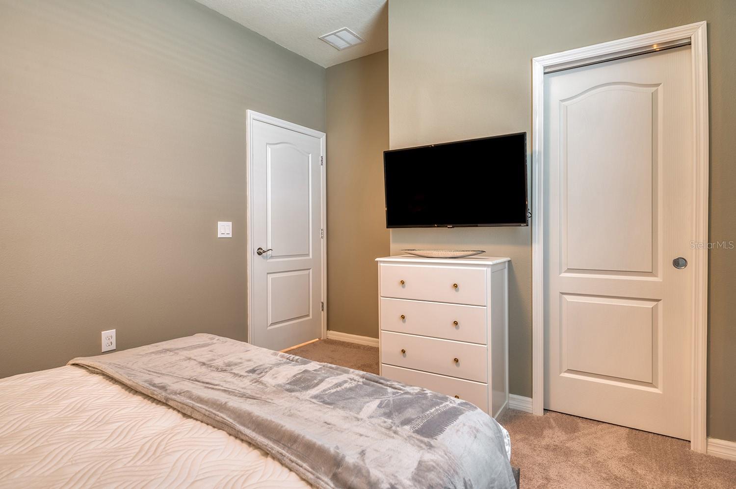 Image 31 of 57 For 7561 Oak Spring Ln