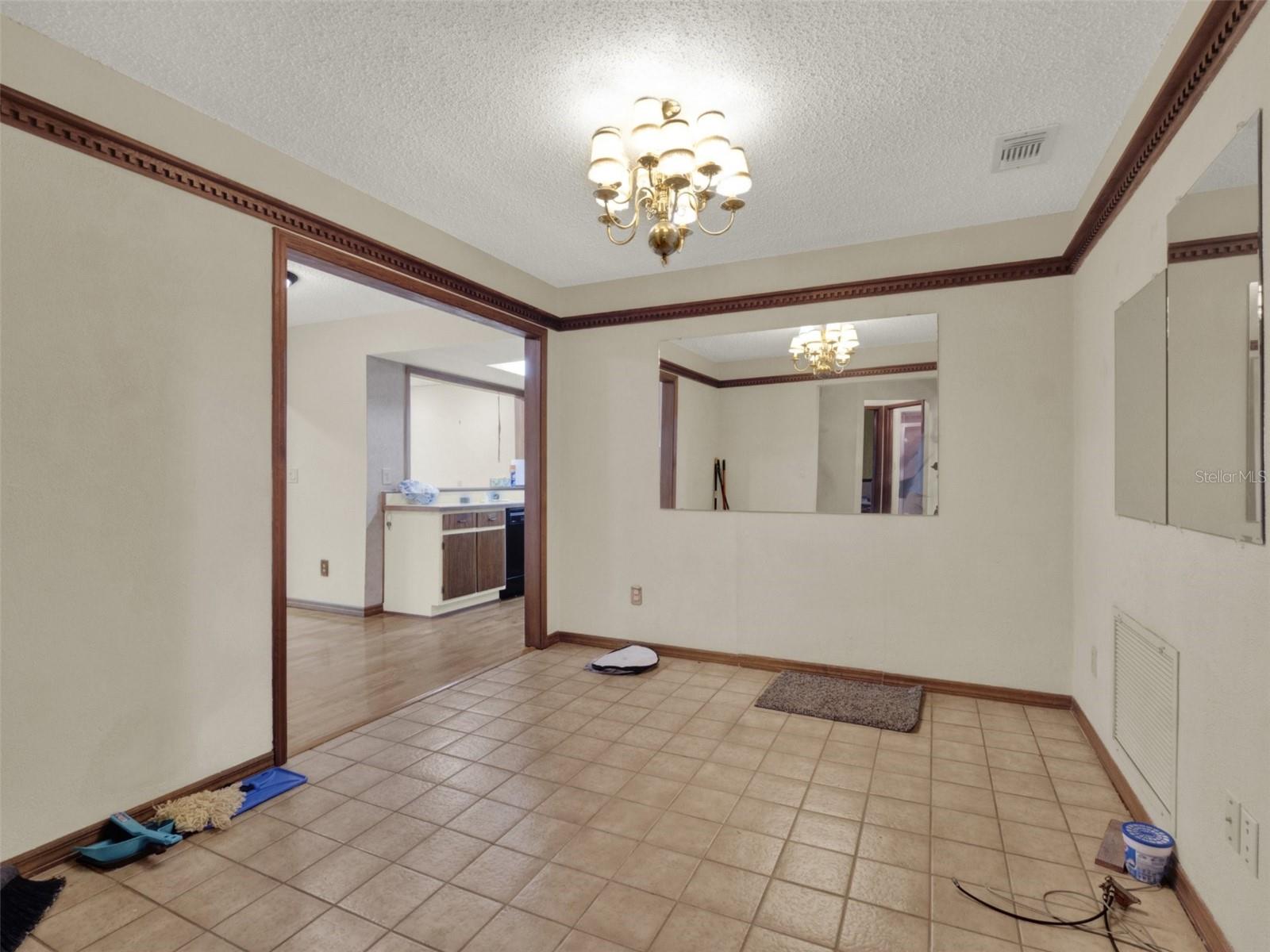 Image 14 of 39 For 662 Nighthawk Circle