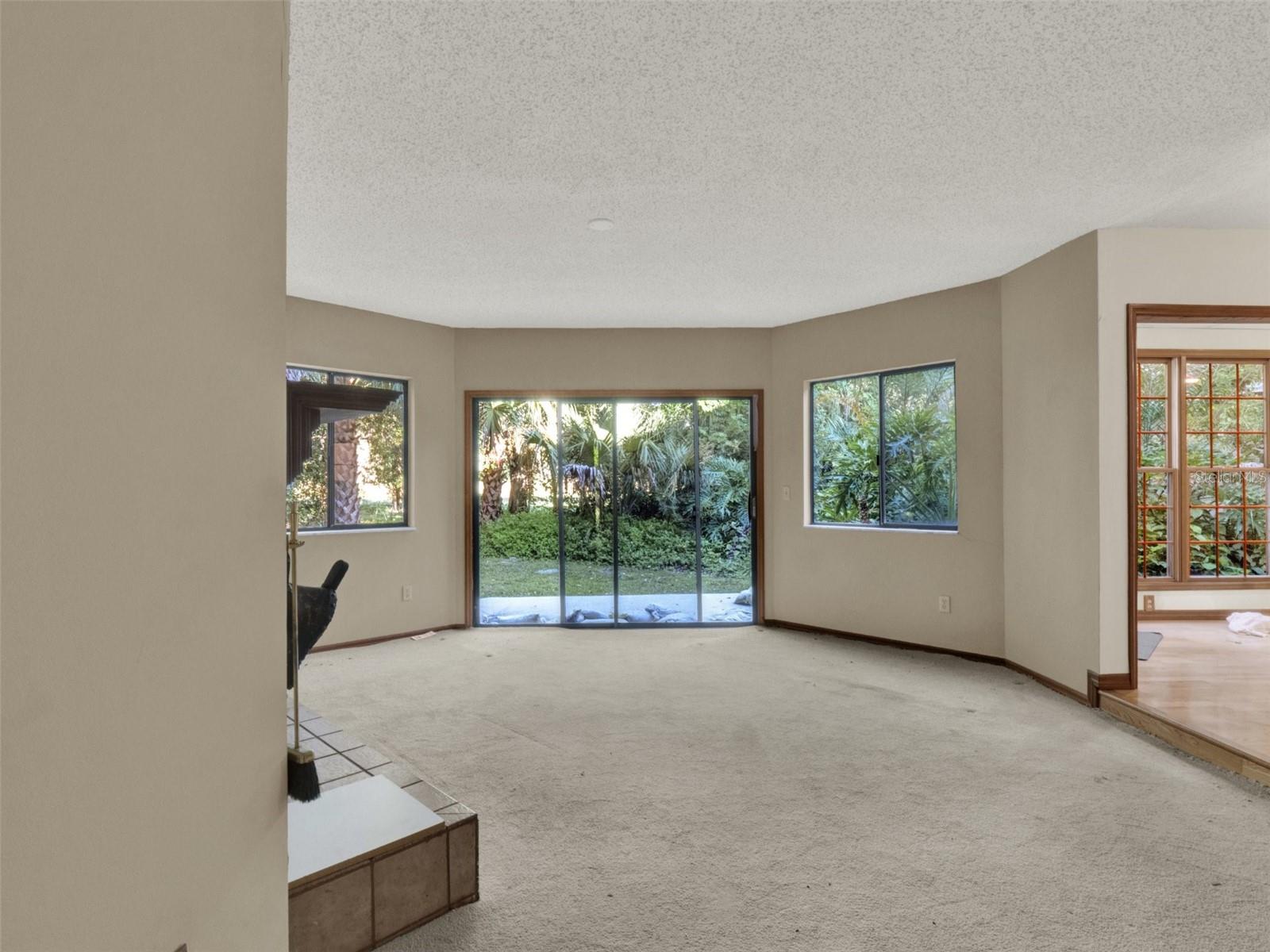 Image 16 of 39 For 662 Nighthawk Circle