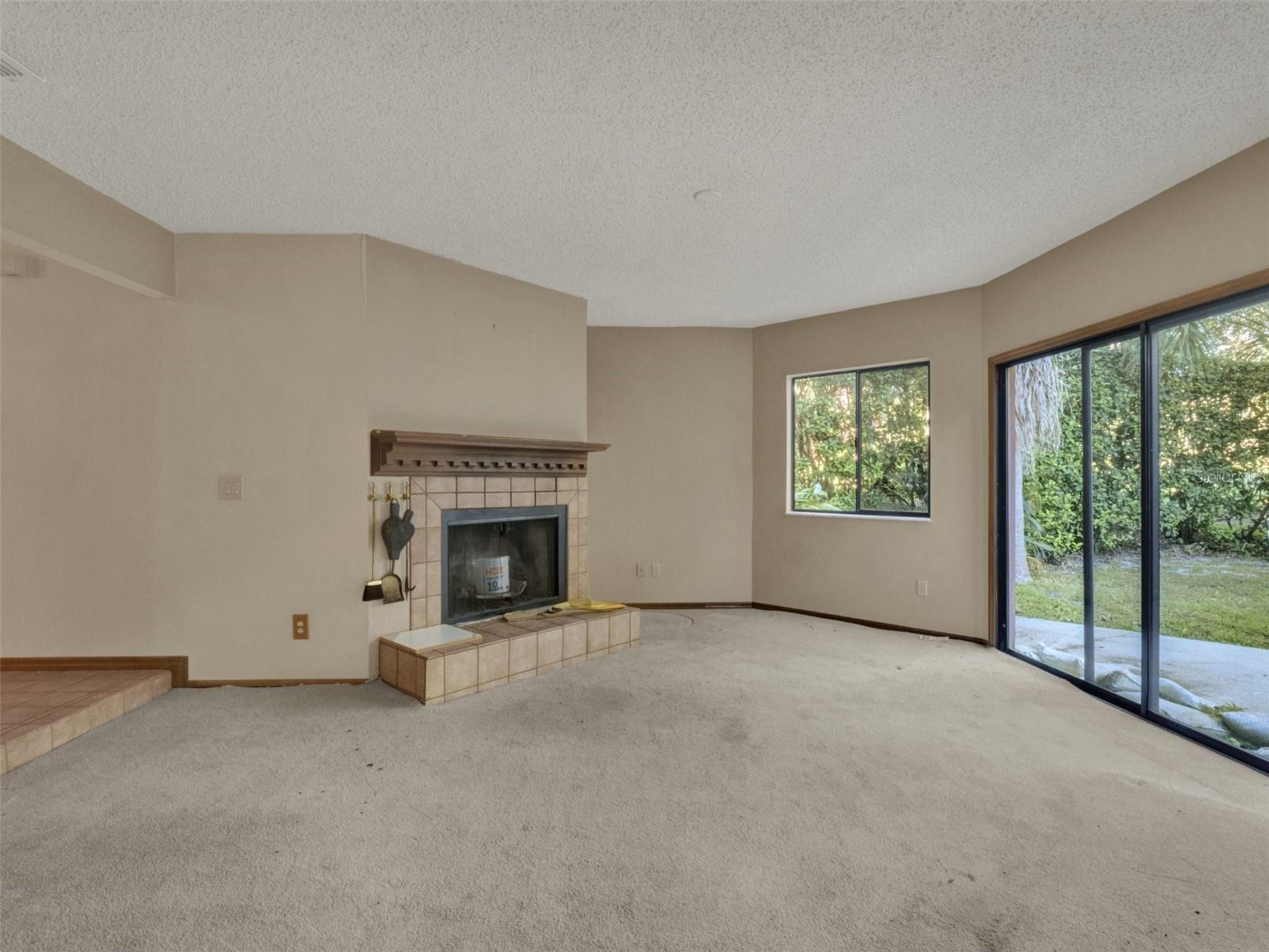 Image 17 of 39 For 662 Nighthawk Circle