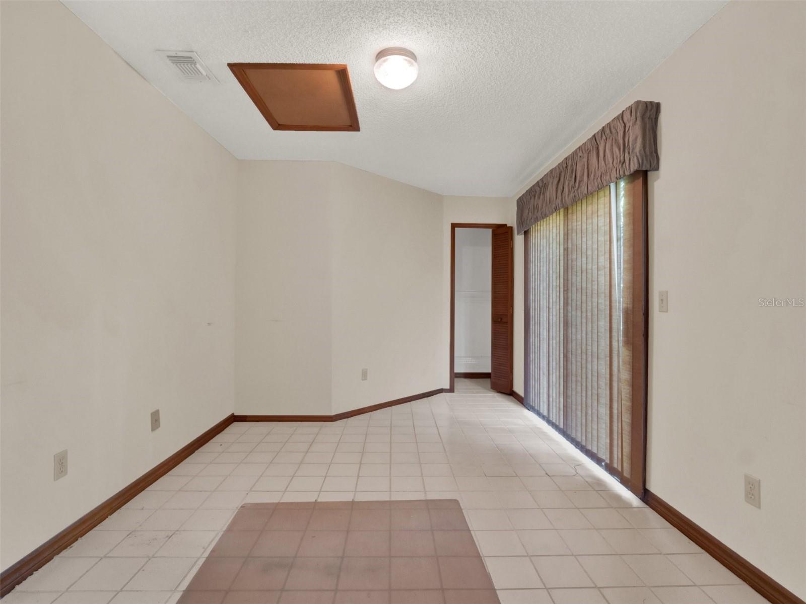 Image 29 of 39 For 662 Nighthawk Circle