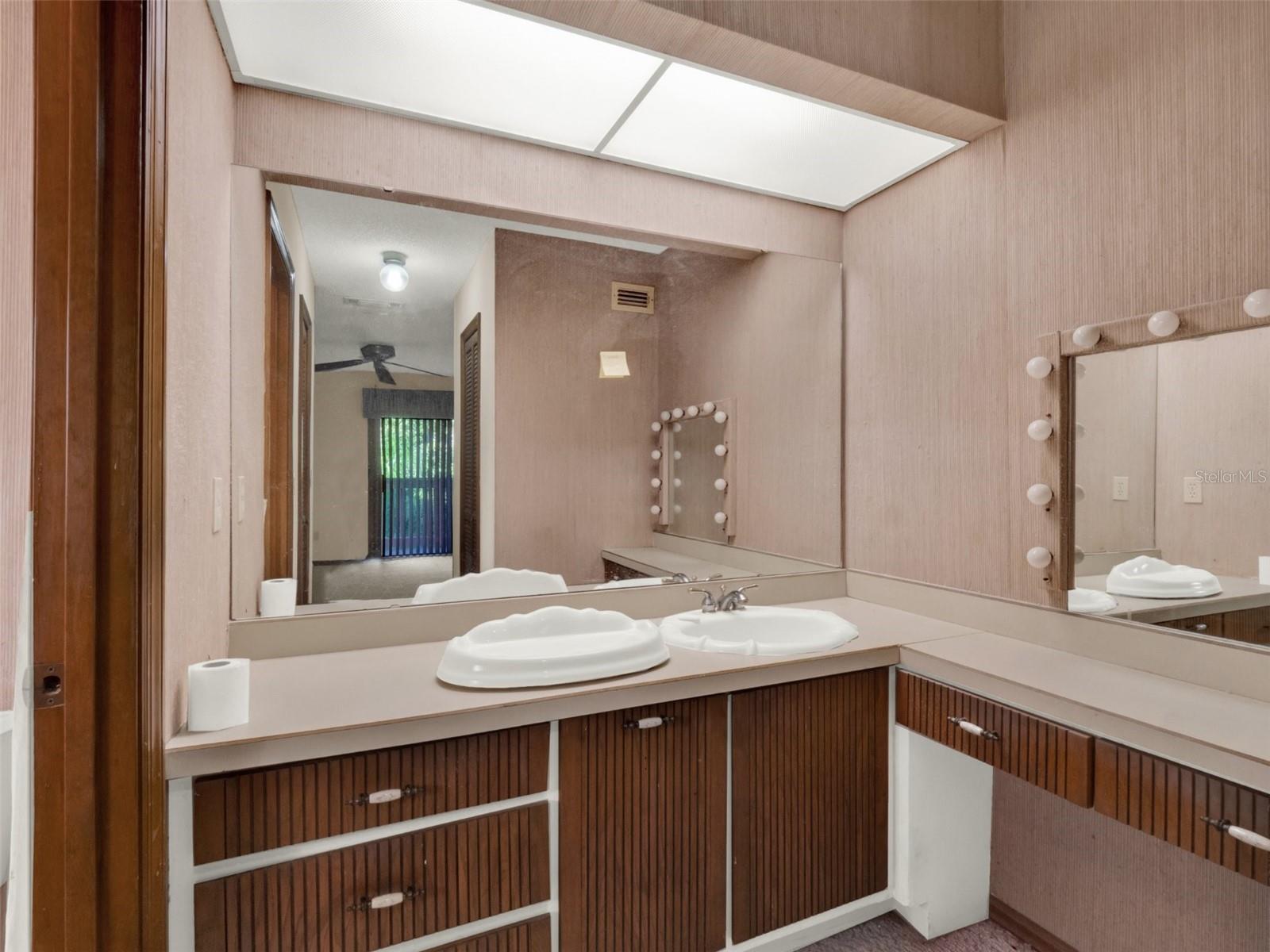 Image 31 of 39 For 662 Nighthawk Circle