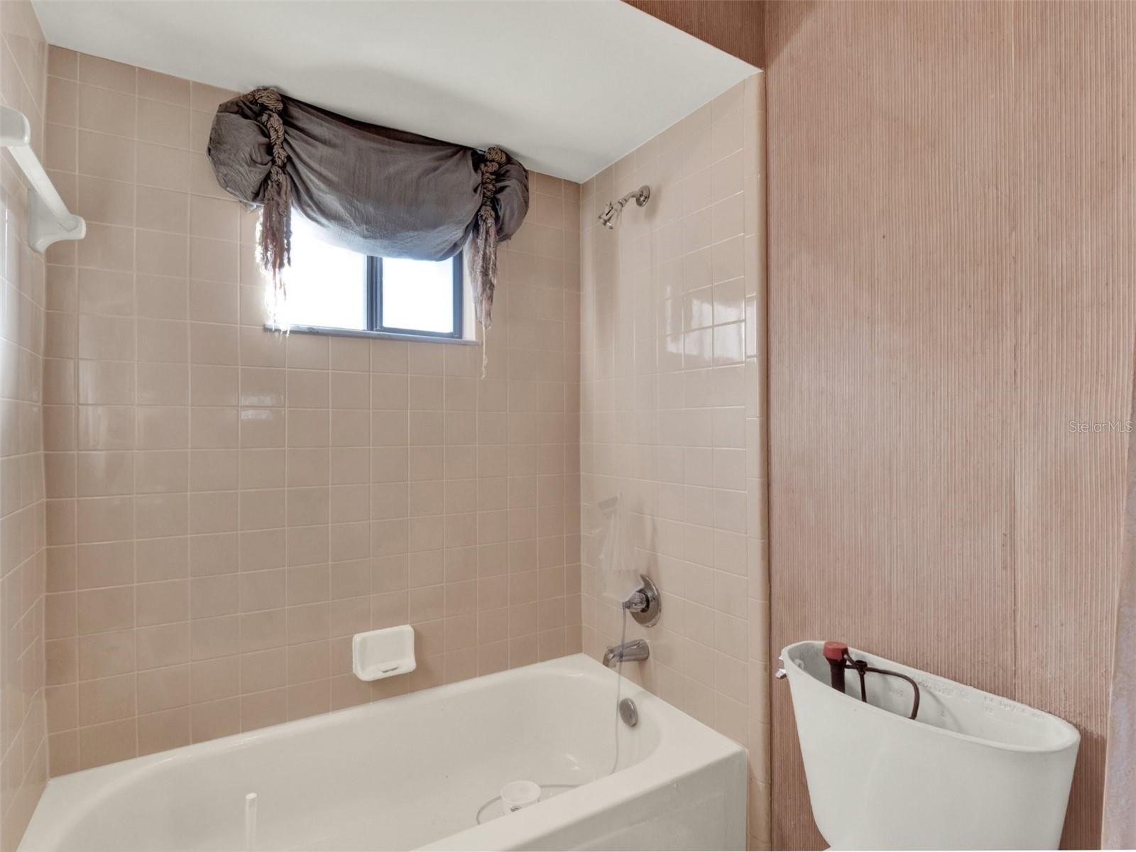 Image 32 of 39 For 662 Nighthawk Circle