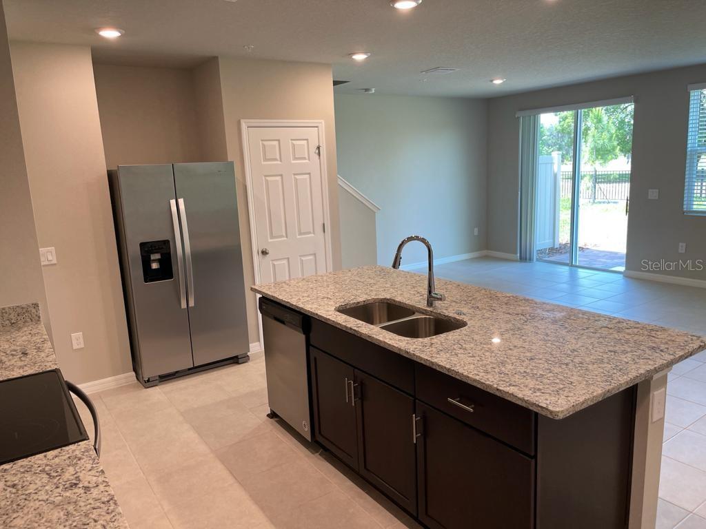 Image 11 of 60 For 975 Robin Holly Street