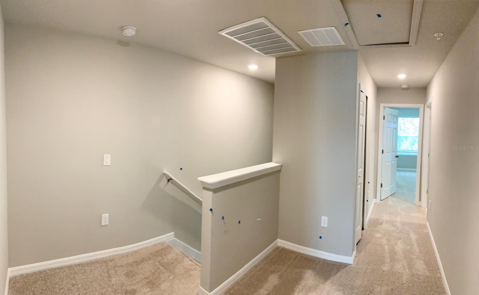 Image 15 of 60 For 975 Robin Holly Street