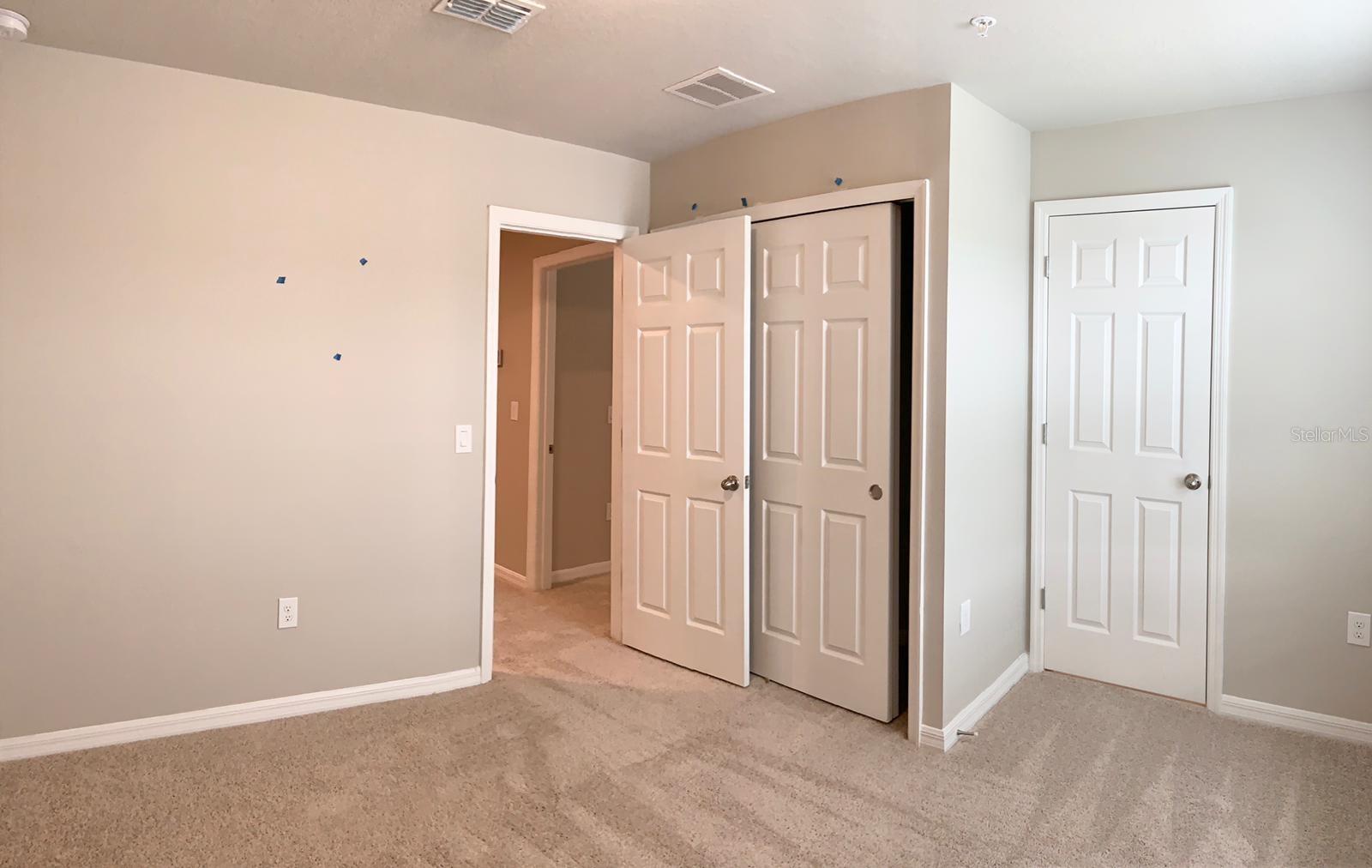 Image 17 of 60 For 975 Robin Holly Street