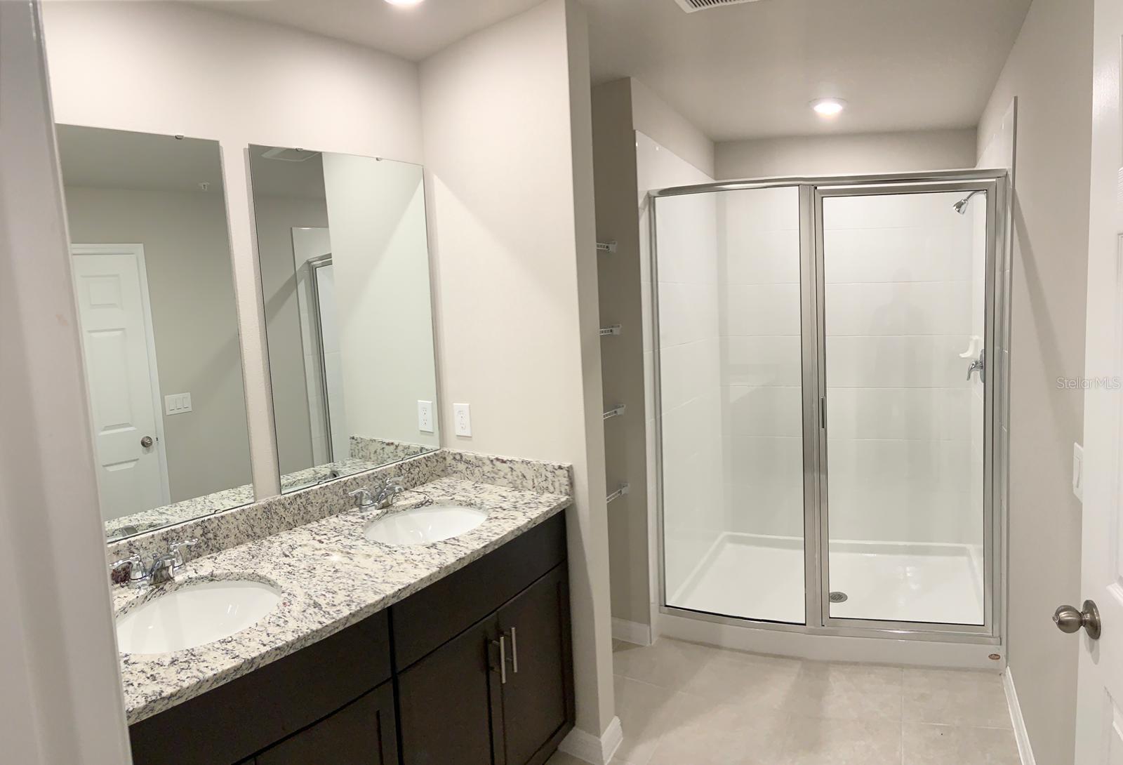 Image 20 of 60 For 975 Robin Holly Street