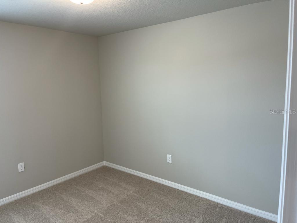 Image 24 of 60 For 975 Robin Holly Street