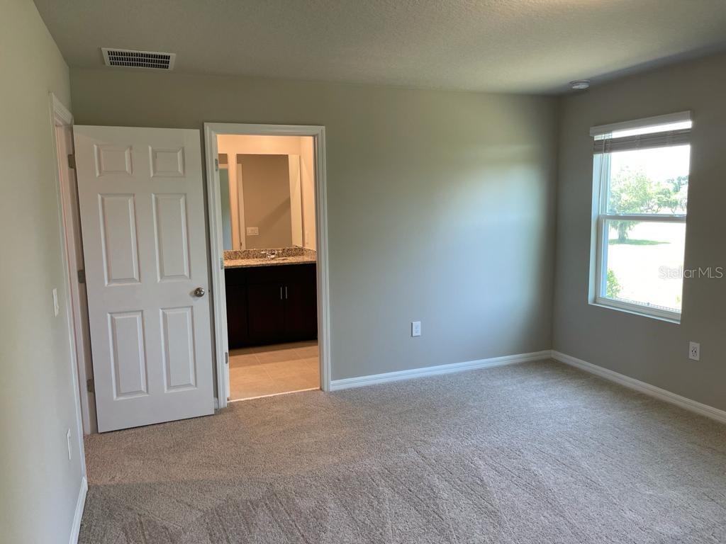 Image 27 of 60 For 975 Robin Holly Street