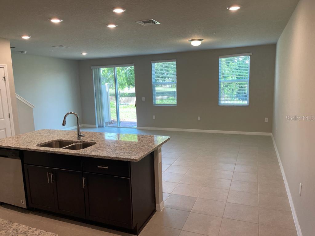 Image 30 of 60 For 975 Robin Holly Street