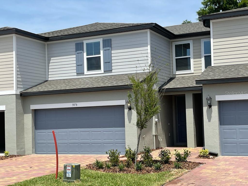 Image 39 of 60 For 975 Robin Holly Street