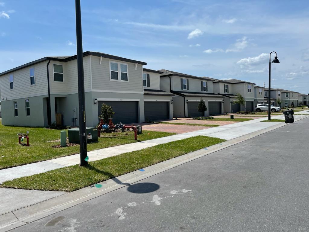 Image 42 of 60 For 975 Robin Holly Street