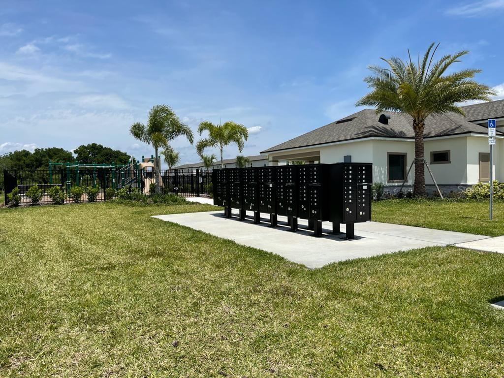 Image 54 of 60 For 975 Robin Holly Street