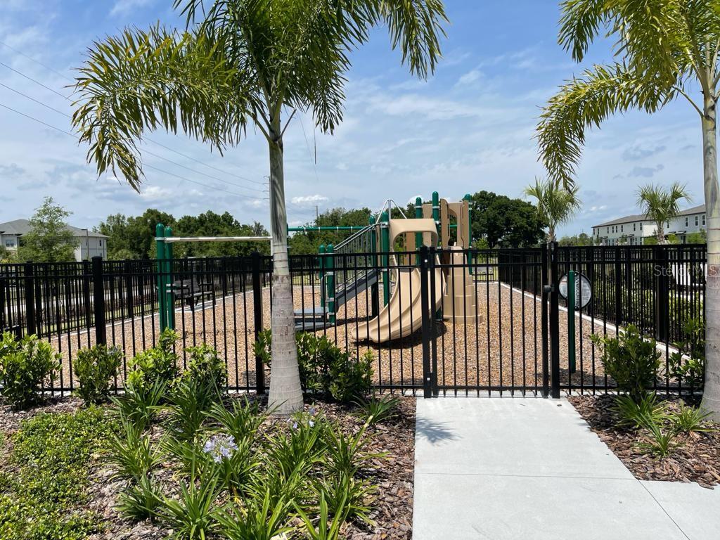 Image 59 of 60 For 975 Robin Holly Street