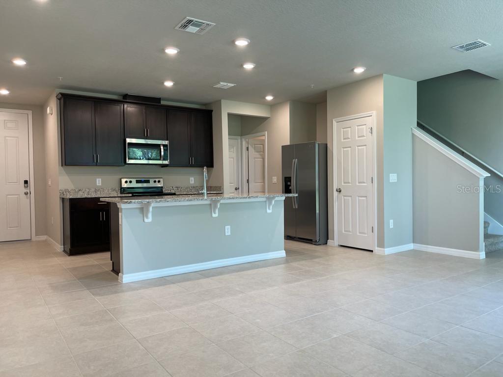 Image 6 of 60 For 975 Robin Holly Street