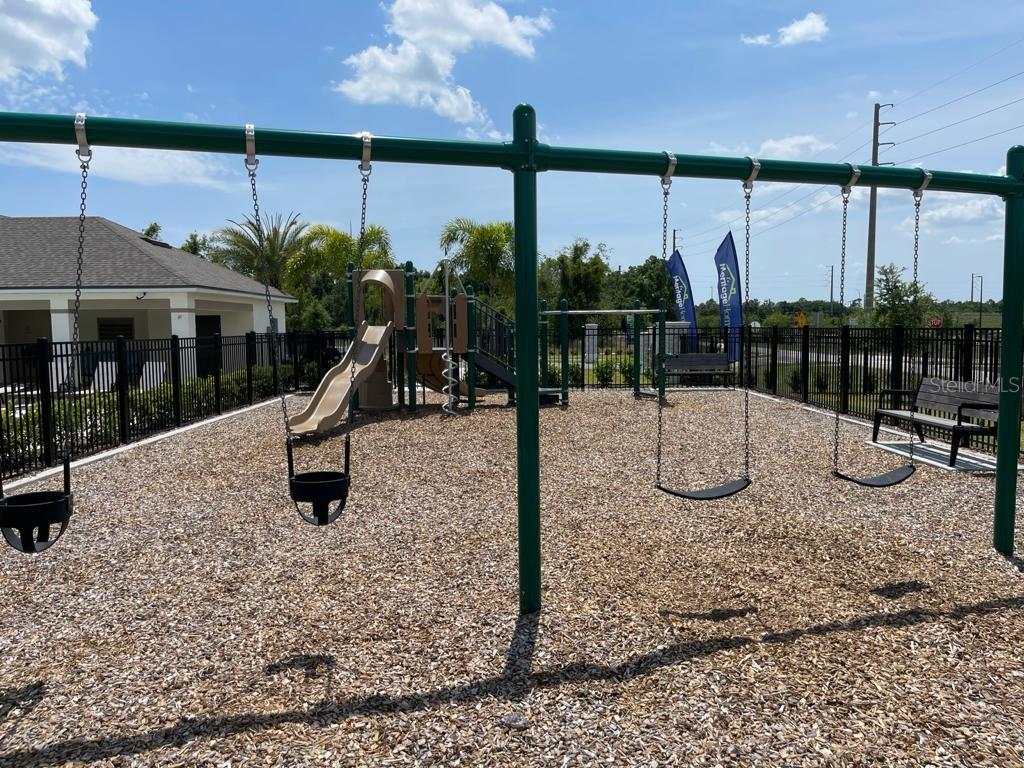 Image 60 of 60 For 975 Robin Holly Street