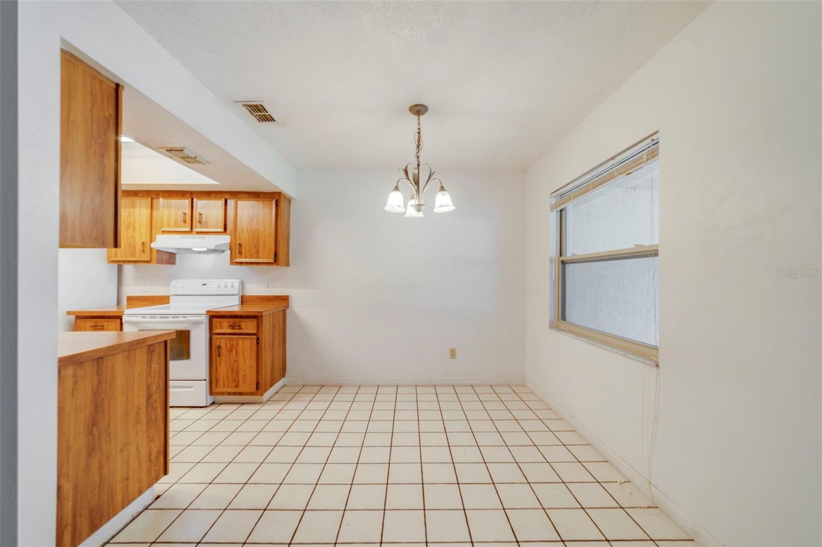 Image 5 of 22 For 7850 Altavan Avenue