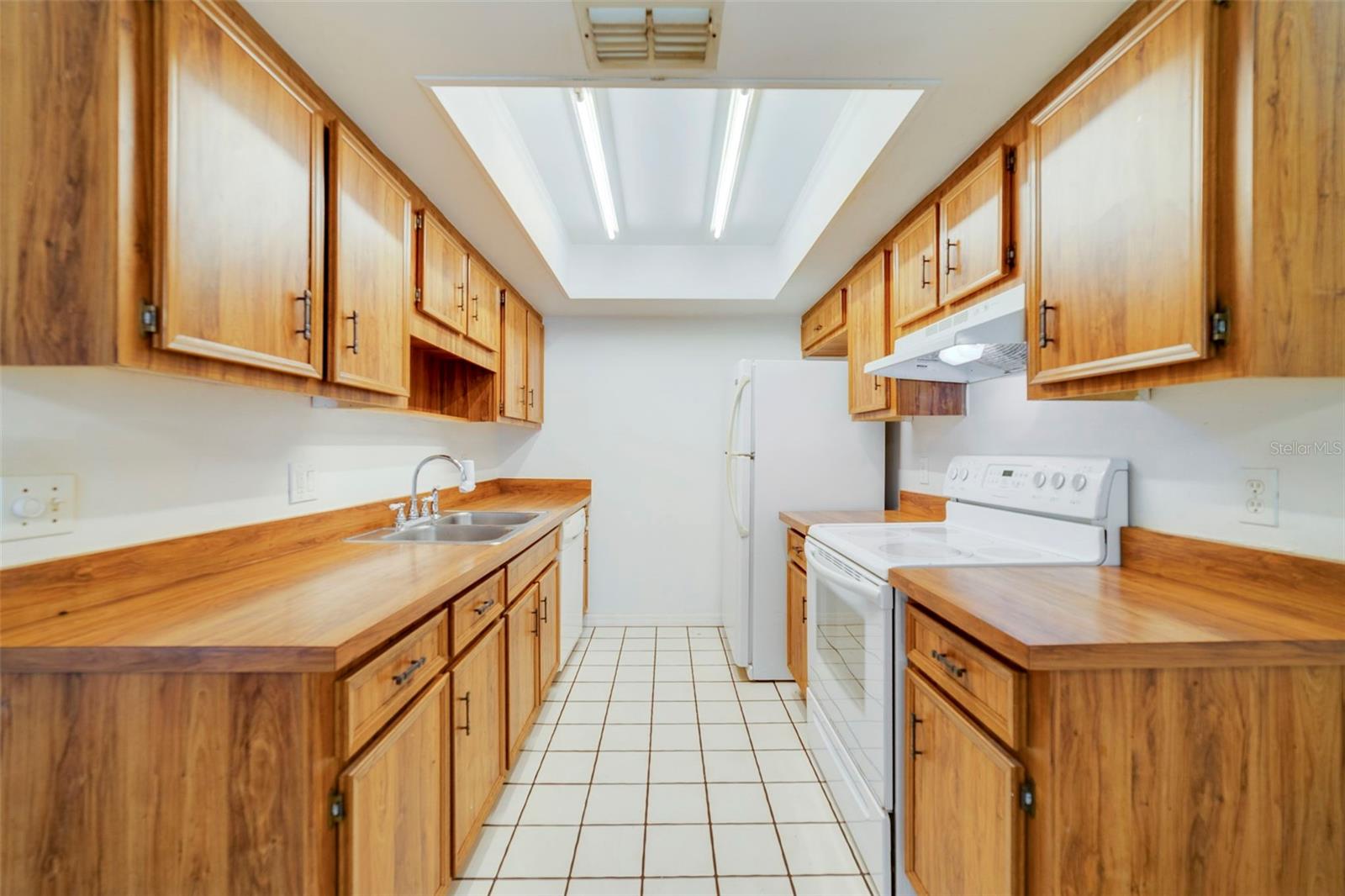 Image 6 of 22 For 7850 Altavan Avenue