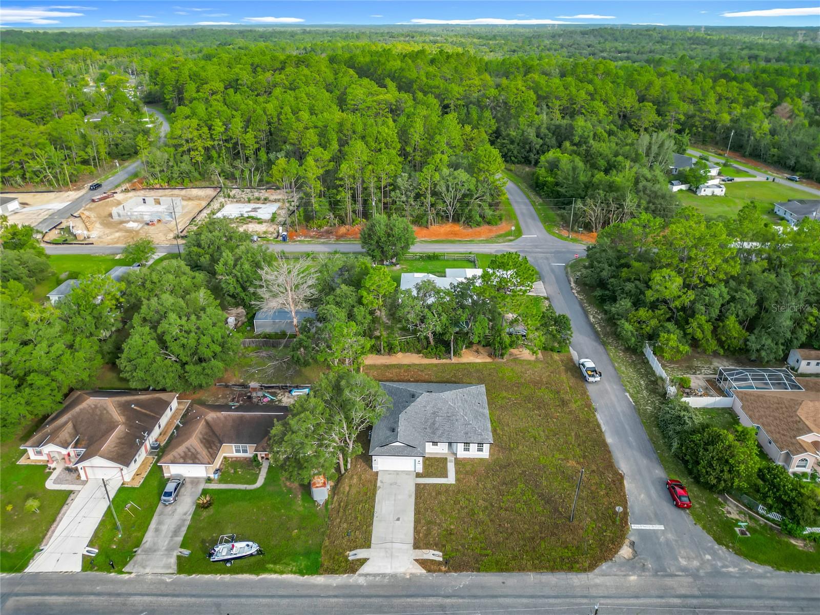 Listing photo id 0 for 5736 Claremont Drive