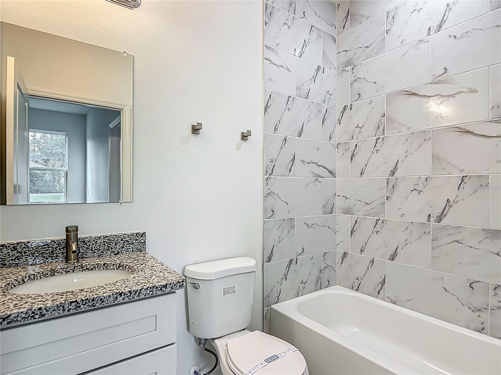 Listing photo id 22 for 5736 Claremont Drive