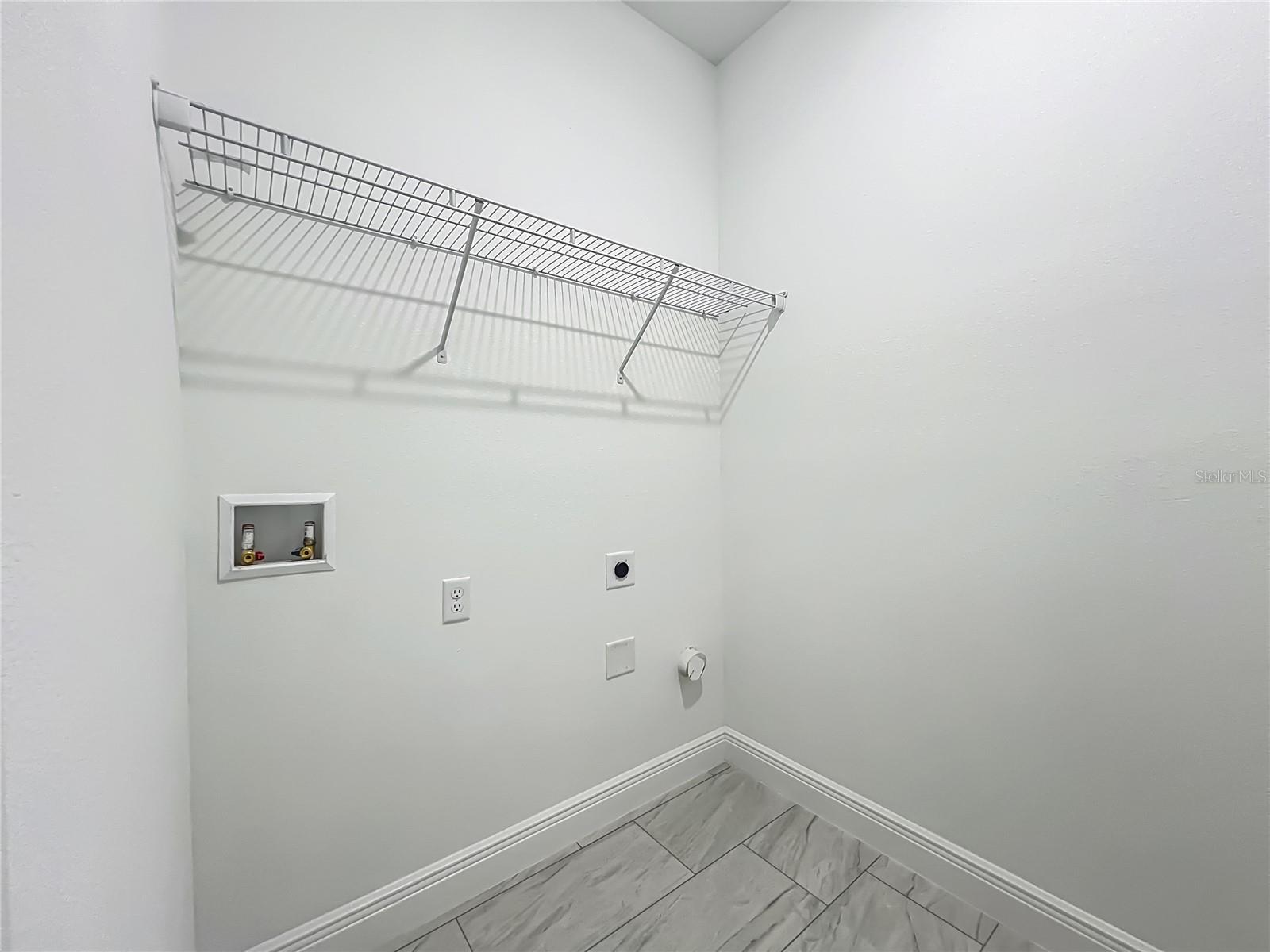 Listing photo id 35 for 5736 Claremont Drive