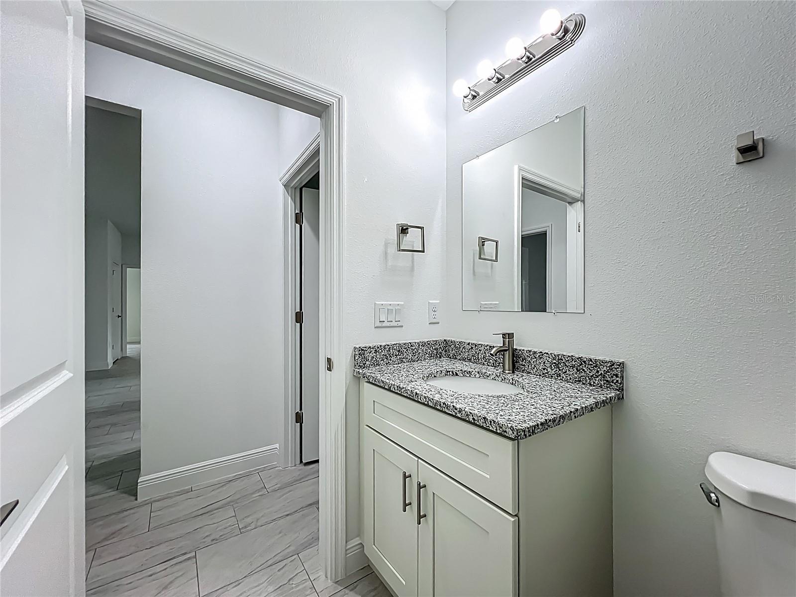 Listing photo id 36 for 5736 Claremont Drive