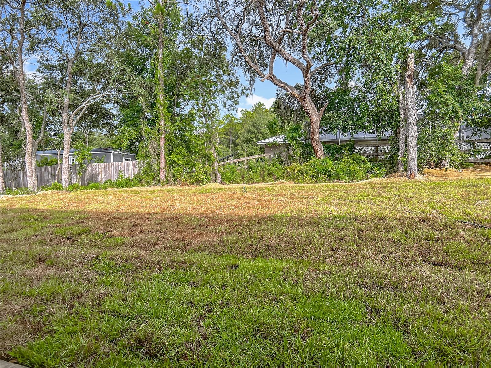 Listing photo id 40 for 5736 Claremont Drive