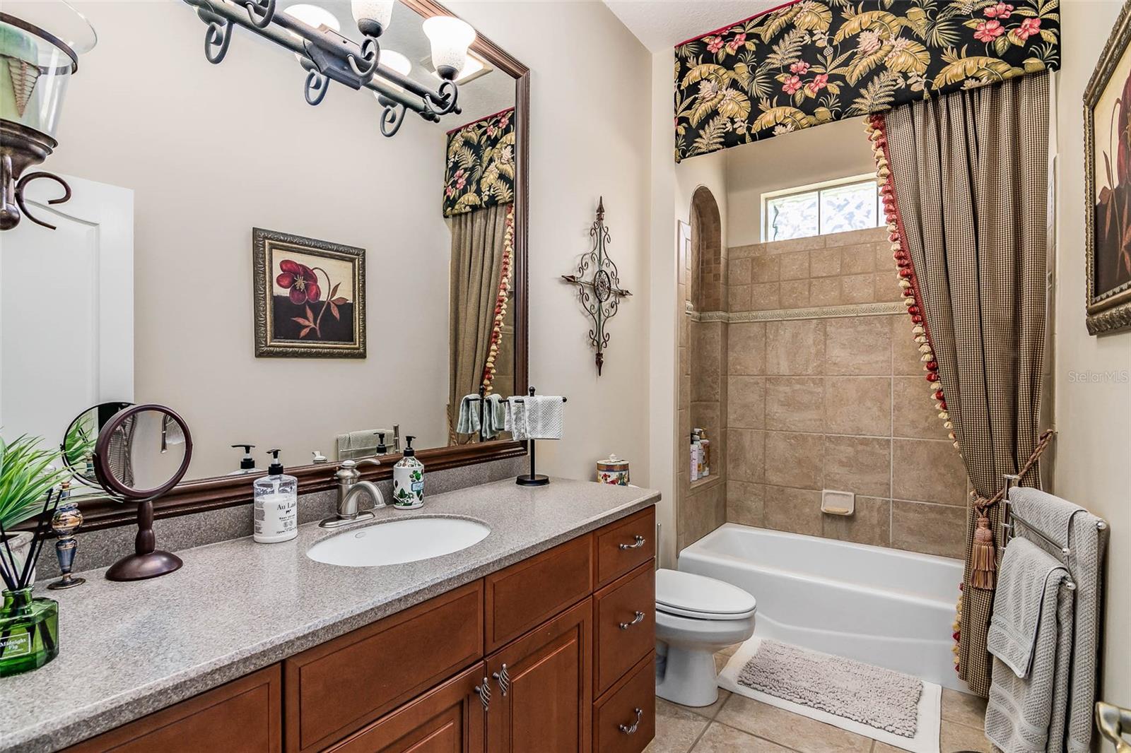 Image 35 of 82 For 6115 Anello Drive