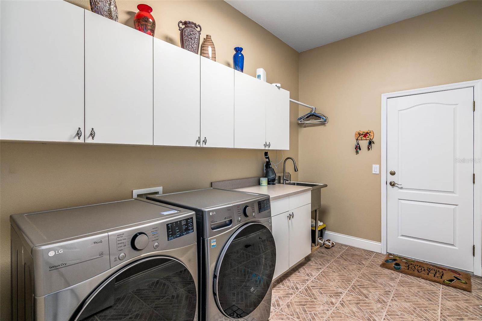 Image 38 of 82 For 6115 Anello Drive