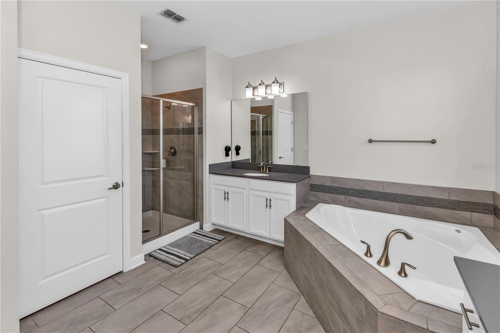 Listing photo id 25 for 1455 Olympic Club Boulevard