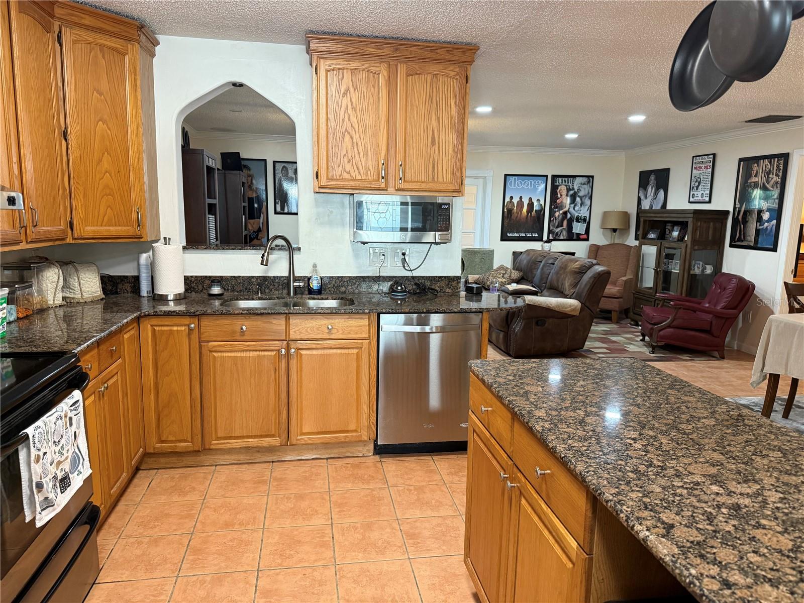 Image 4 of 34 For 2401 Antilles Drive