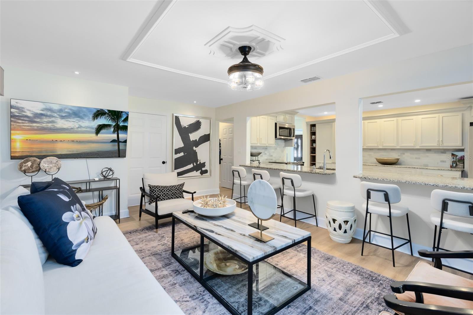 Listing photo id 8 for 404 Charleswood Avenue