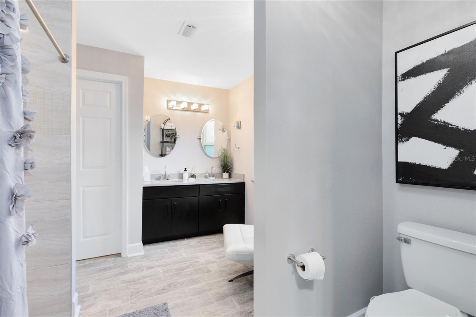 Listing photo id 14 for 404 Charleswood Avenue