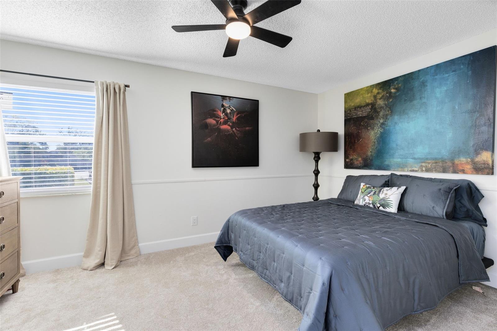 Listing photo id 16 for 404 Charleswood Avenue