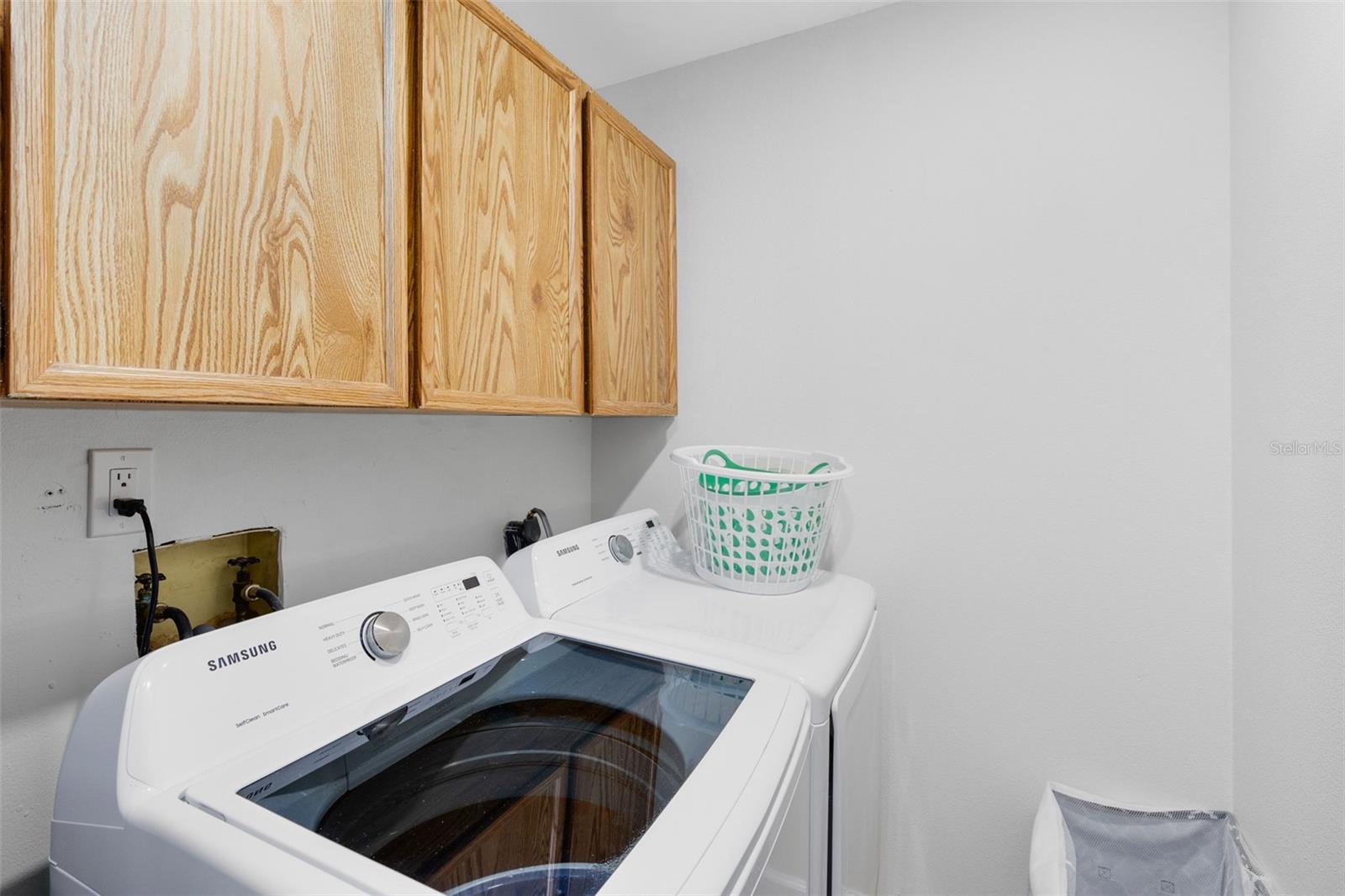 Listing photo id 19 for 404 Charleswood Avenue