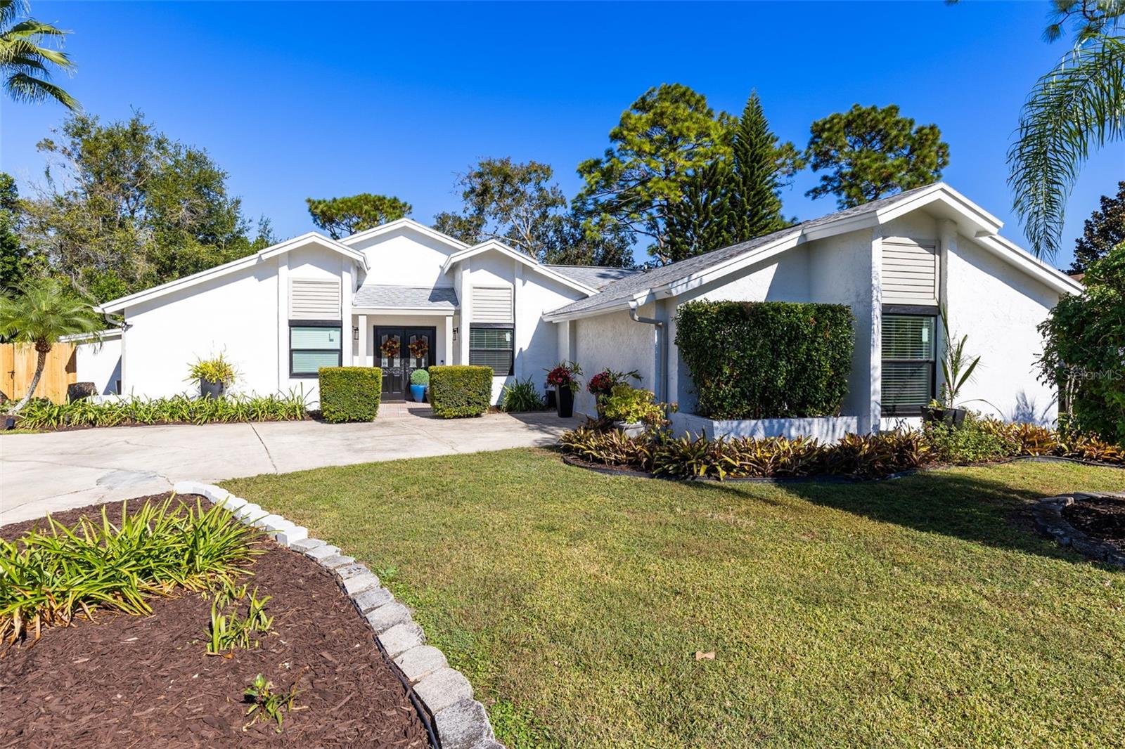 Listing photo id 31 for 404 Charleswood Avenue