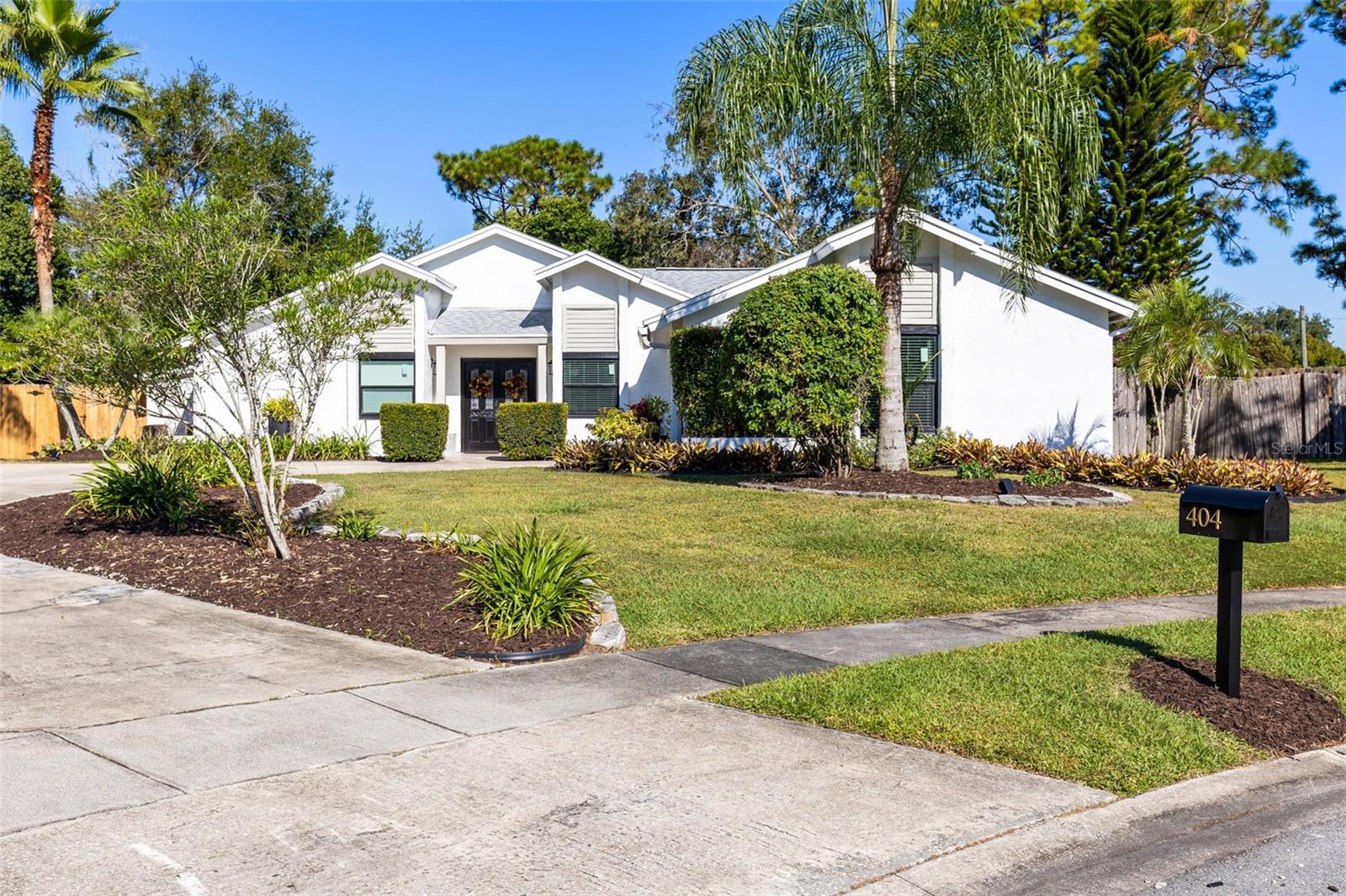 Listing photo id 32 for 404 Charleswood Avenue