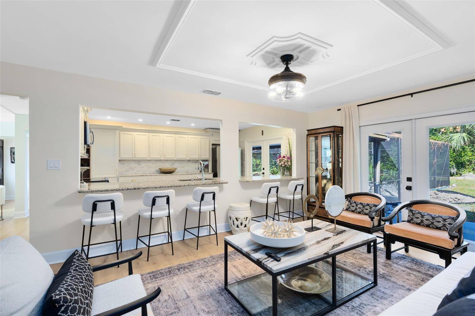 Listing photo id 7 for 404 Charleswood Avenue